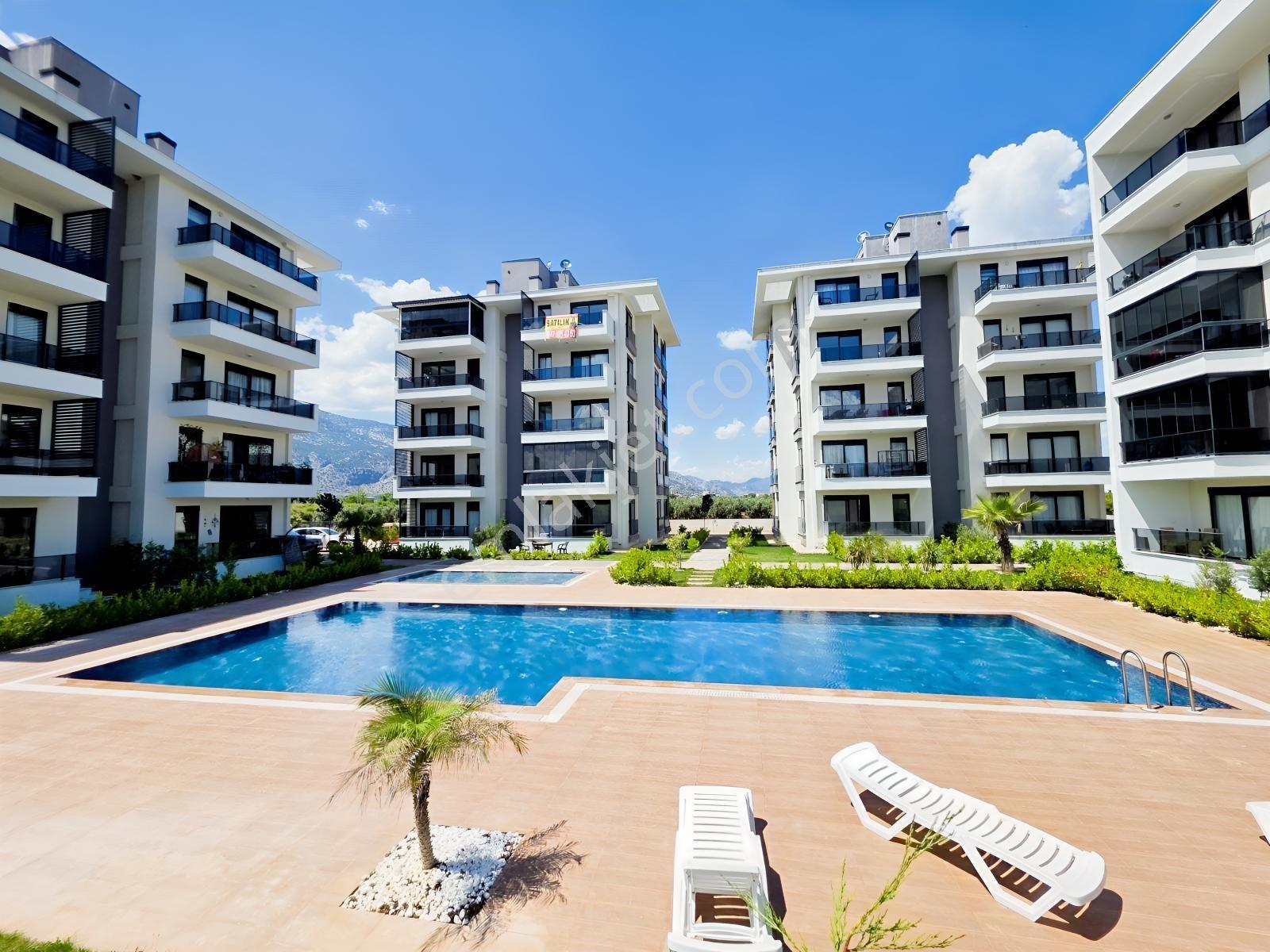 Kendine Ait Bahçesi Var / 2+1 Havuz Manzaralı / 2 Daire Var - Görsel 35
