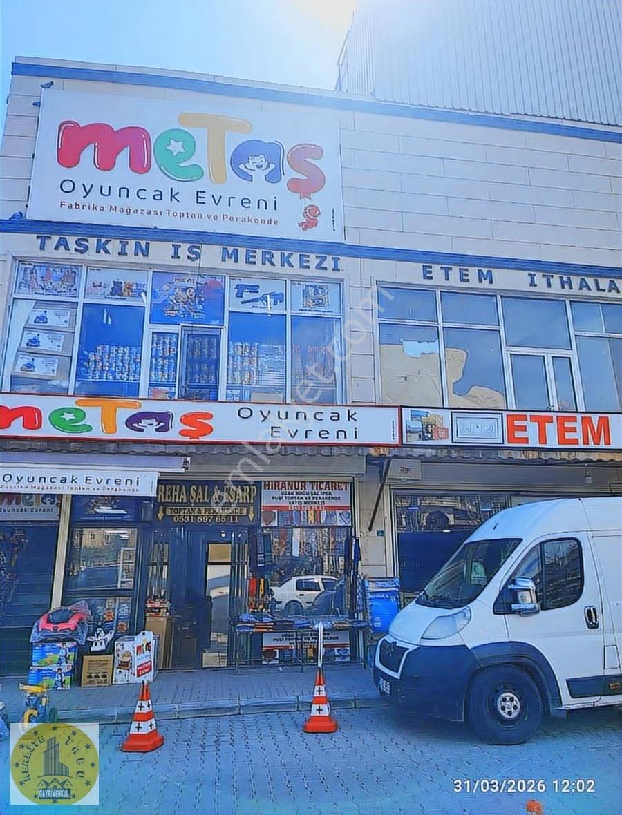 Kızılay Karşısı Kapaklı Pasaj Yanı Taşkın İş Merkezinde 25 M2