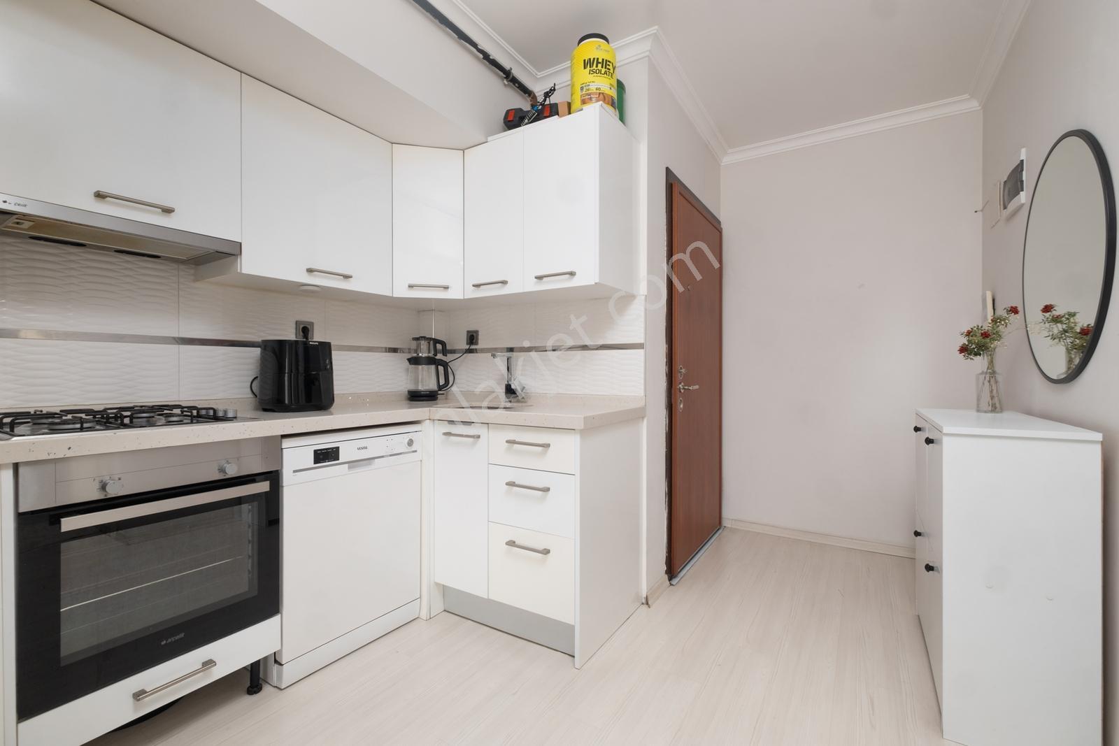 Remax Advantage 'den 23 Nisanda Satılık 1+1 Daire - Görsel 5