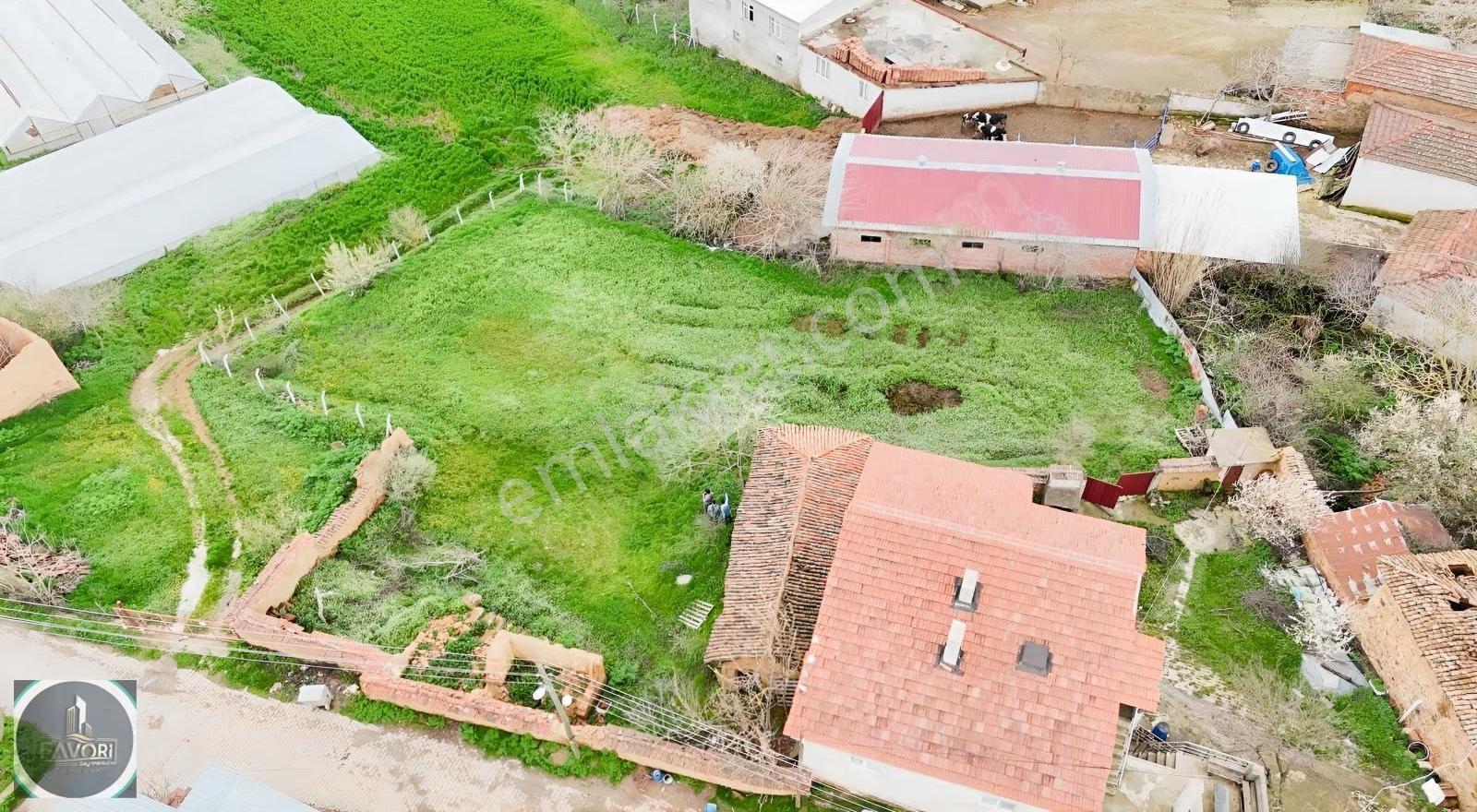 Favori Gayrimenkul'den Tatlıpınar Mahallesinde 742 M² Arsa