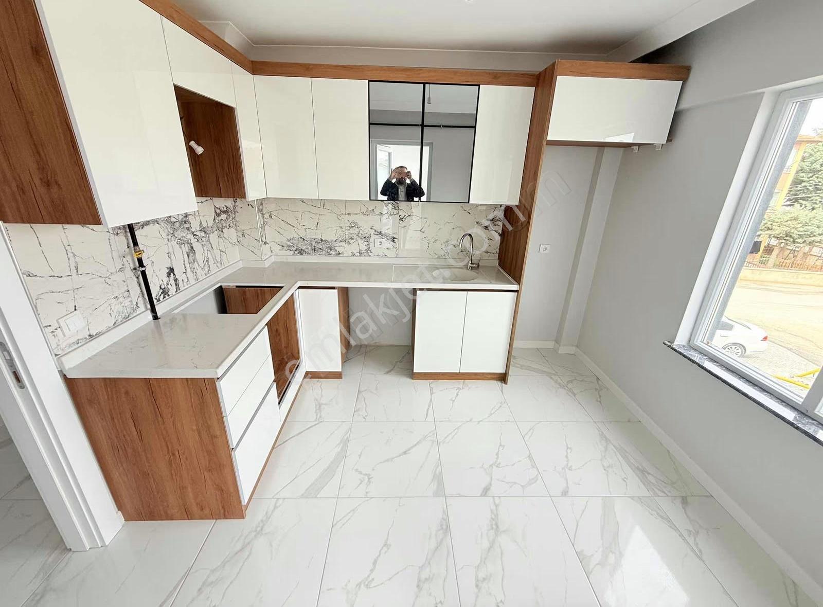 Örencik'de Satılık İskanlı Arakat Açık Cephe 3+1 Daire