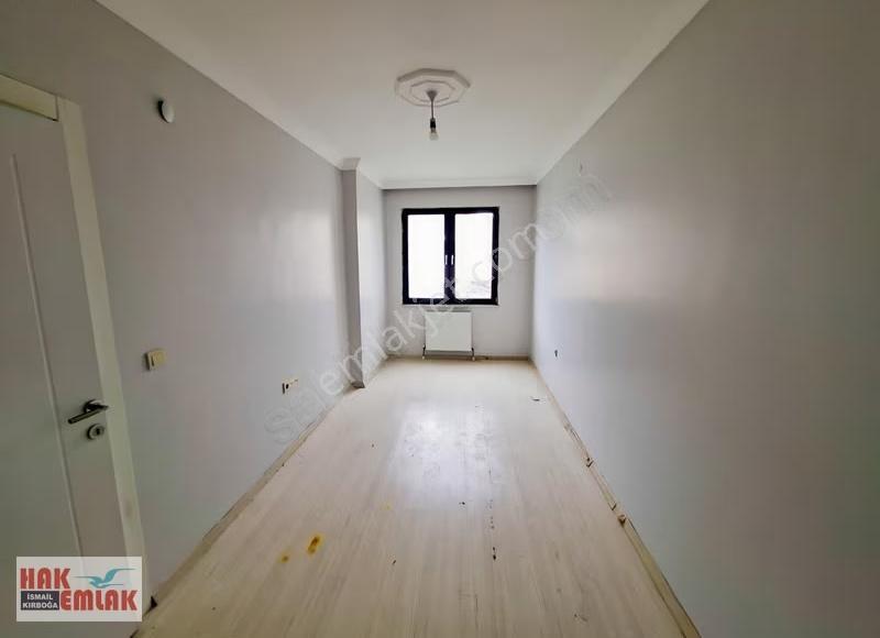 Hak Emlaktan Çavuşlar Mahallesinde Site İçinde Kiralık 3+1 Daire - Görsel 24