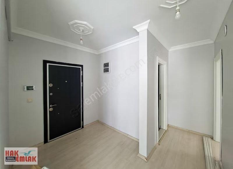Hak Emlaktan Çavuşlar Mahallesinde Site İçinde Kiralık 3+1 Daire - Görsel 6