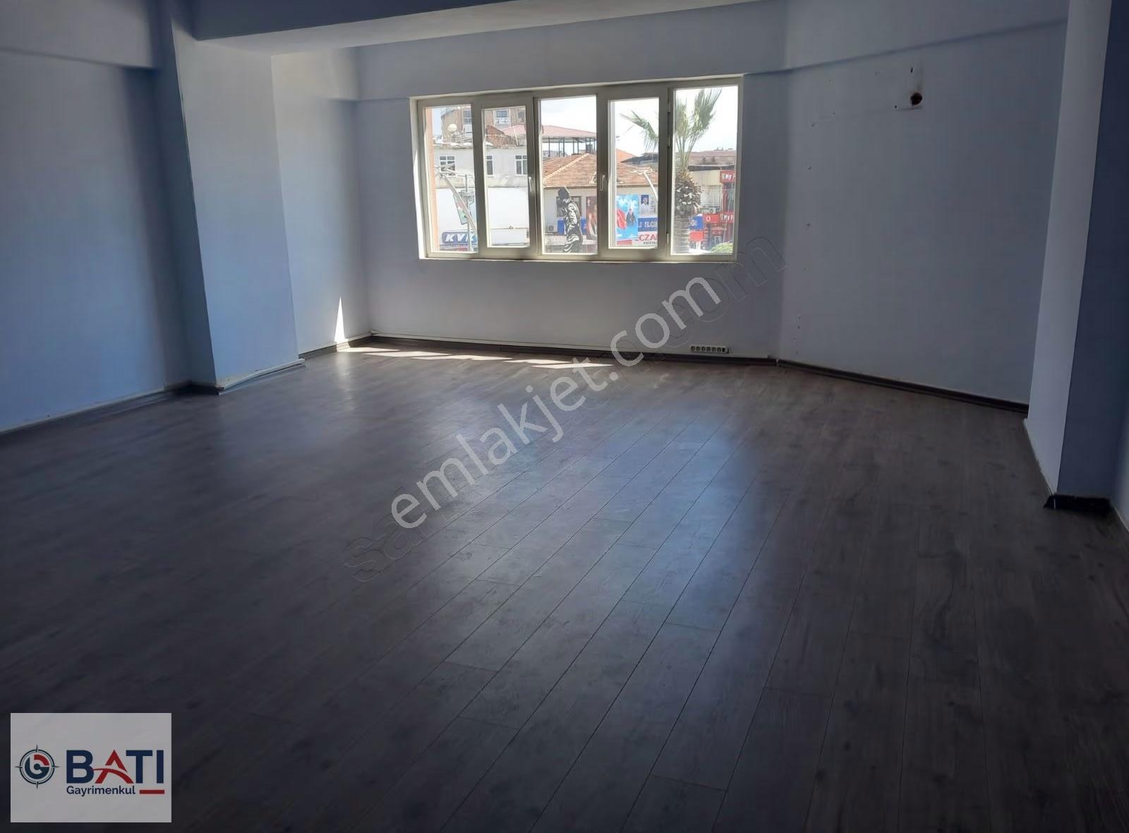 Torbalı Batı Gayrimenkul Den Kiralık Büro - Görsel 4