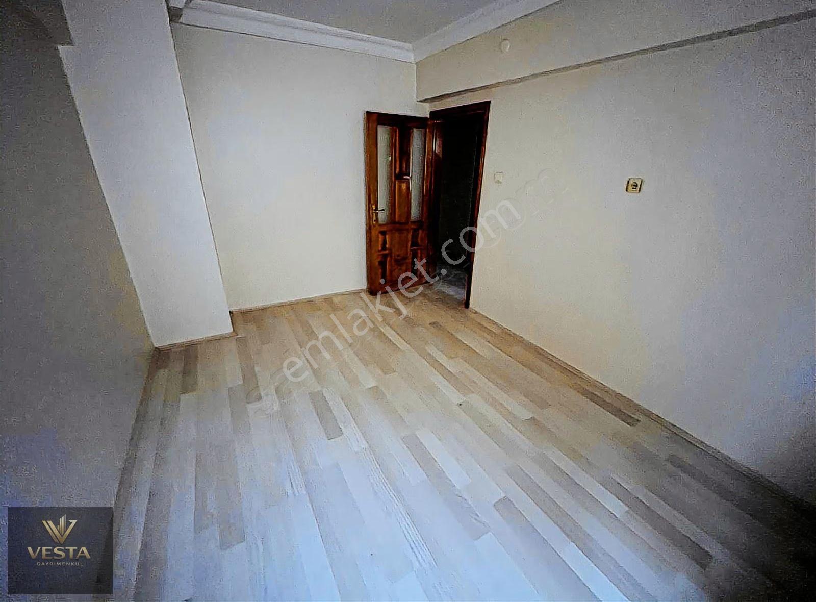 Çarşı Merkezde 5+1 Kiralık Daire - Görsel 7