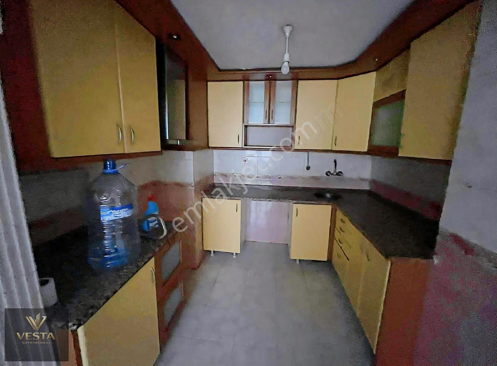 Çarşı Merkezde 5+1 Kiralık Daire - Görsel 2