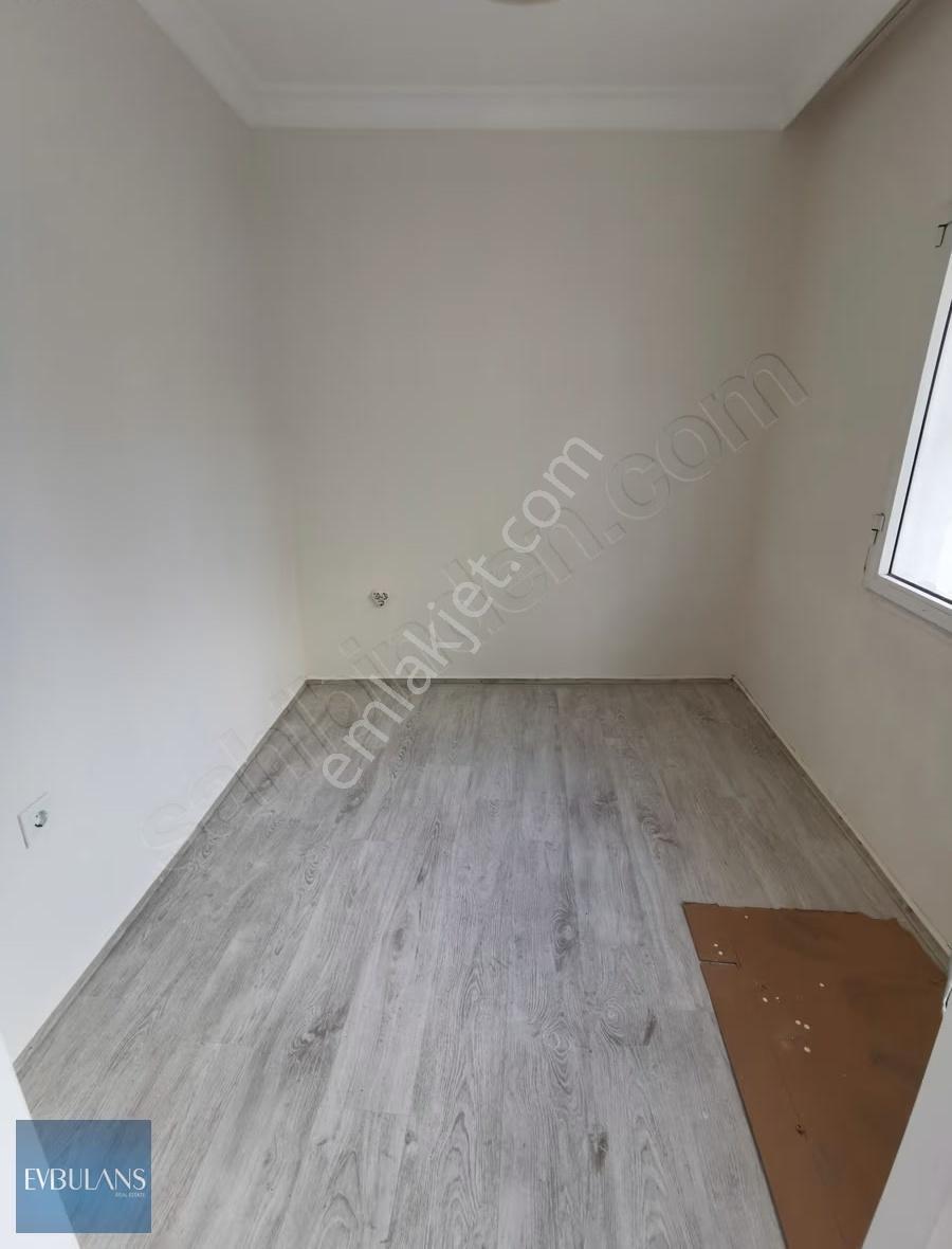 Bayraklı Emek Mahallesinde Müstakil Girişli 2+1 Daire - Görsel 13
