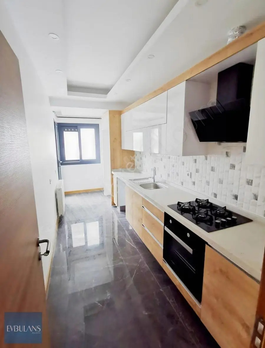 Çiğli Esentepe Mahallesi Ara Kat Yeni Bina Kaplı Mutfak Lüx 2+1