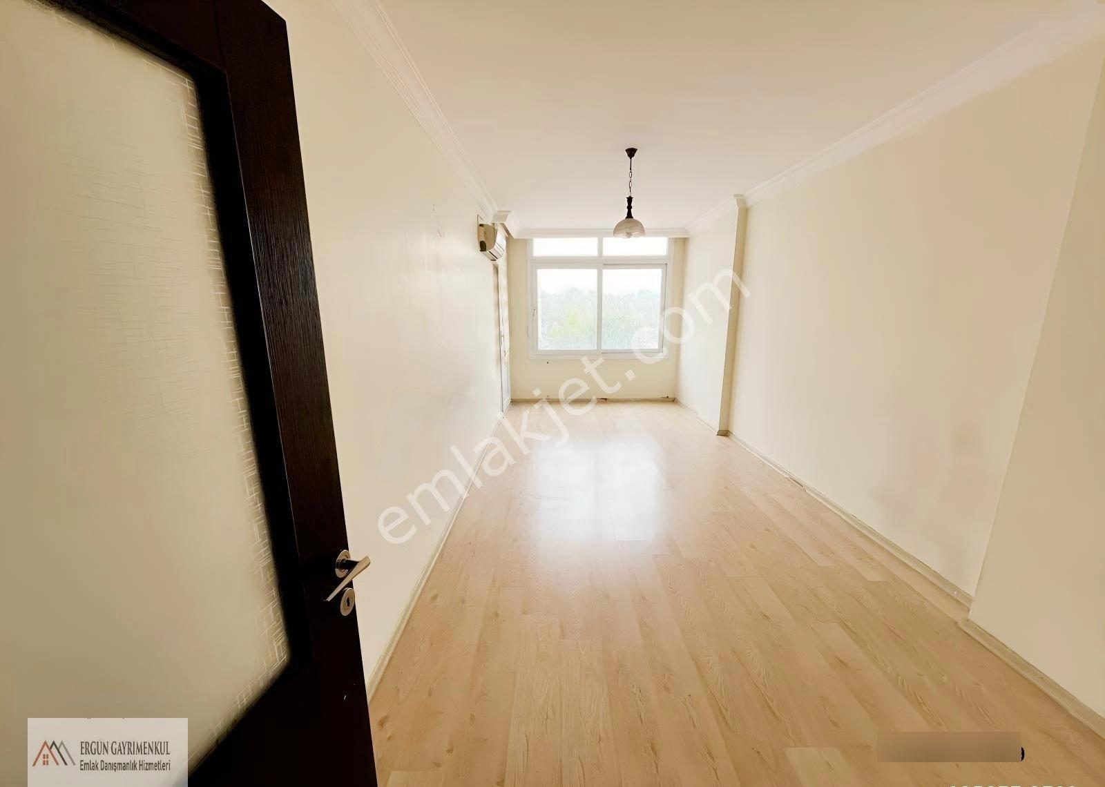 Ergünden Hamidiyede Mükemmel Manzaralı Kiralık Geniş 3+1 Daire - Görsel 4