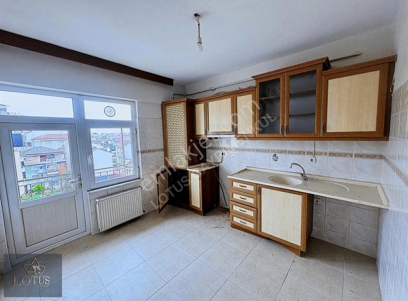 İzmit Kadıköy Mahallesi Turan Güneş Cadde Üzeri 2+1 Kiralık - Görsel 3