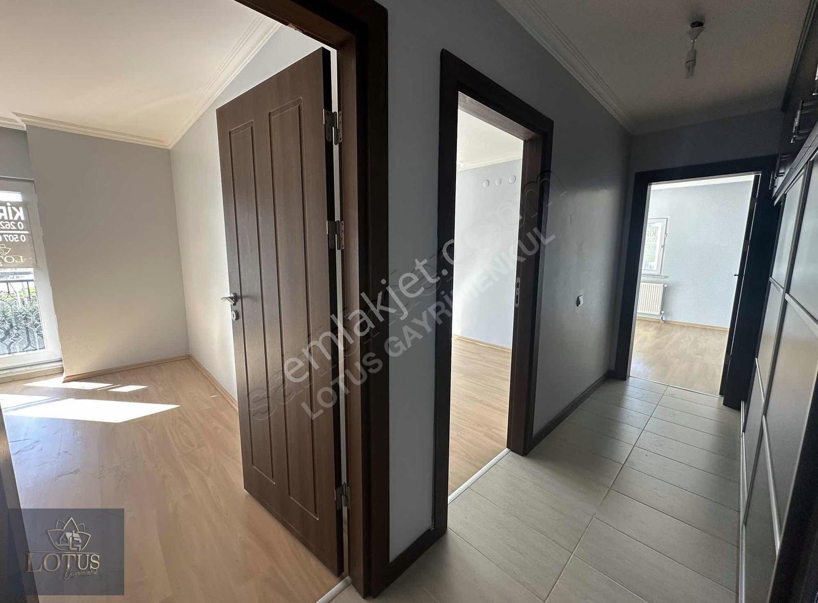 İzmit Üniversite Yolu Umutkent Sitesi 3+1 Arakat Ebeveyn Banyolu - Görsel 2
