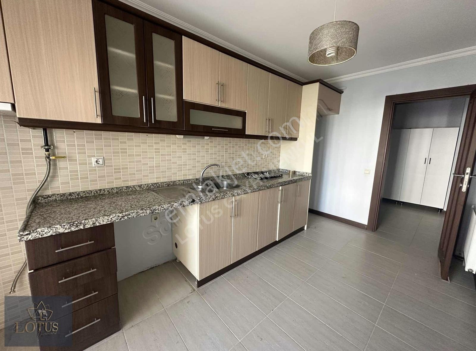 İzmit Üniversite Yolu Umutkent Sitesi 3+1 Arakat Ebeveyn Banyolu - Görsel 14