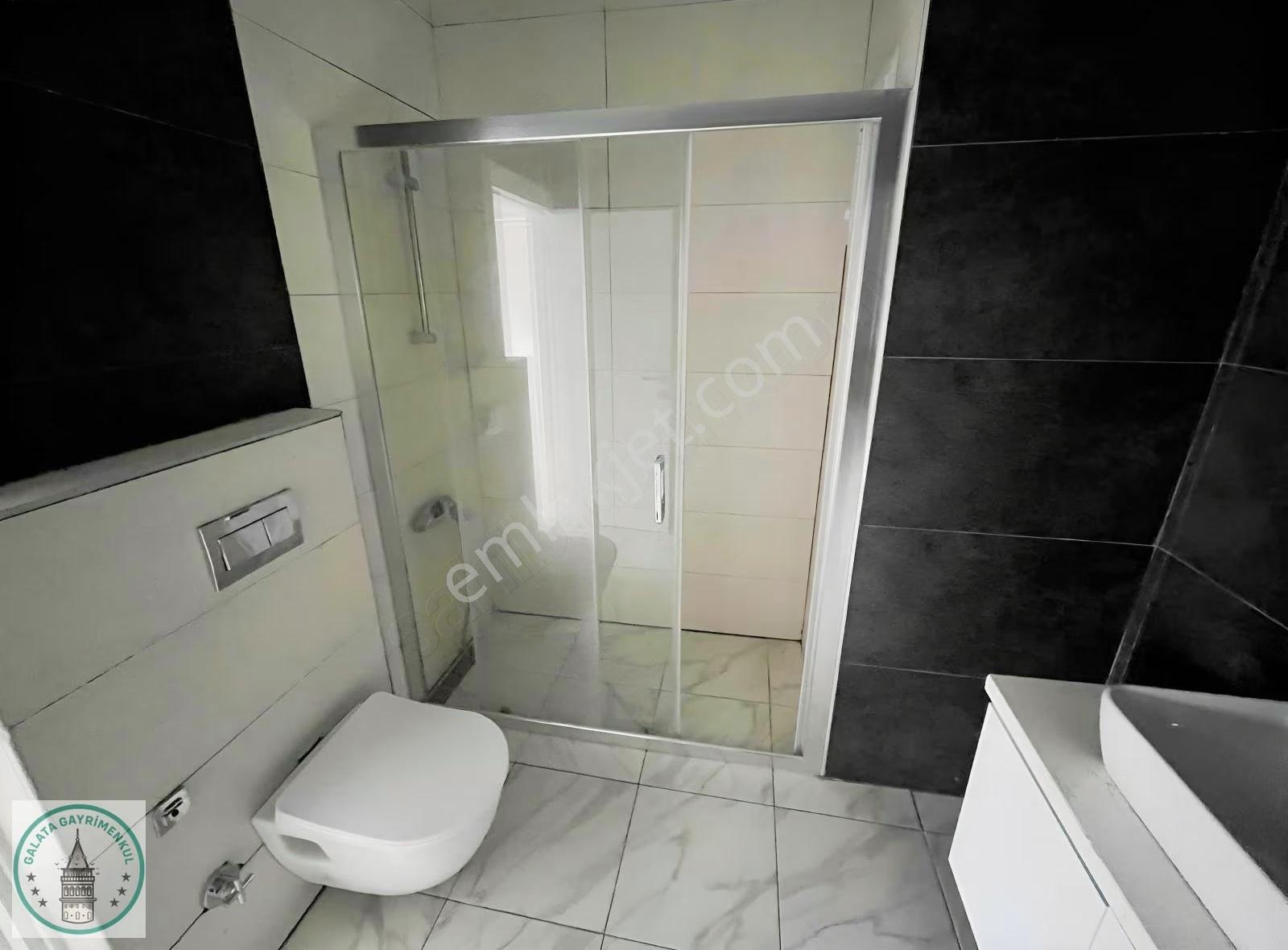 Galata'dan Site İçinde Ağaçlı Yolu Üzerinde . 2+1 Kiralık Daire - Görsel 11