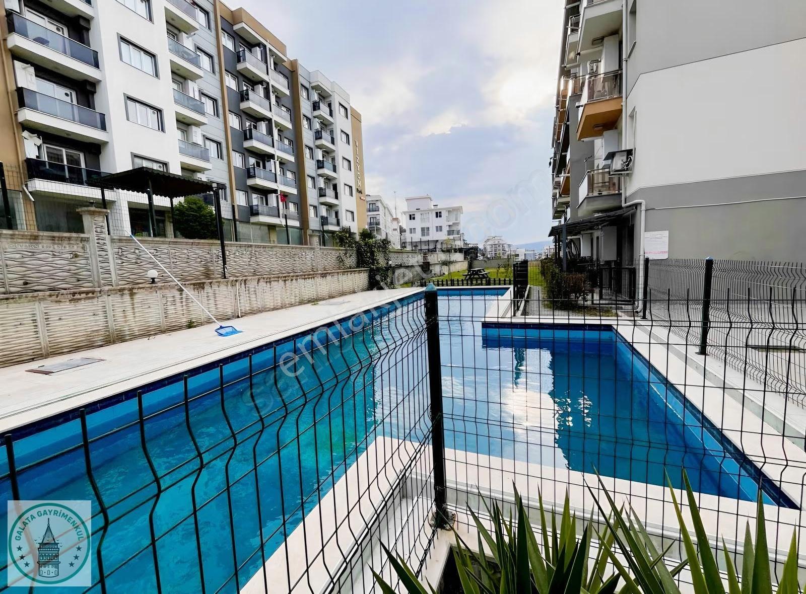 Galata'dan Yenikent Mah. Site İçinde 1+1 Eşyalı Satılık Daire
