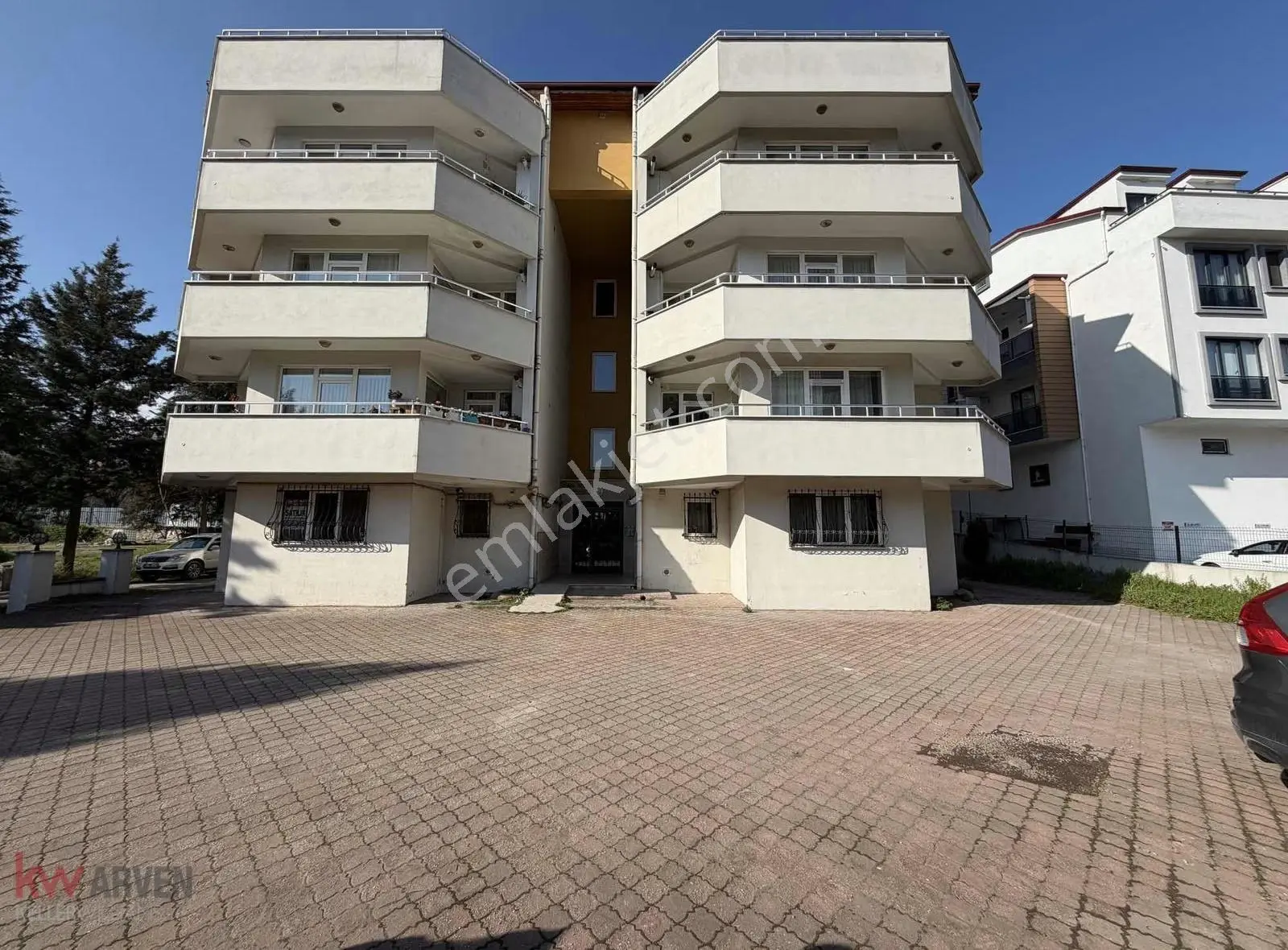 Kw Arven'den Kiralık Tramvaya 100 Metre 3+1 Eşyalı Genış Daire