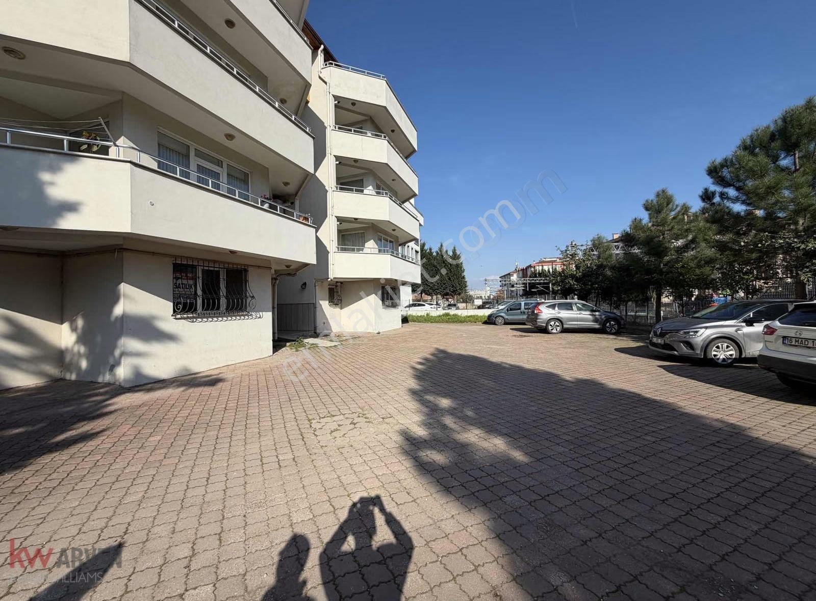 Kw Arven'den Kiralık Tramvaya 100 Metre 3+1 Eşyalı Genış Daire - Görsel 3