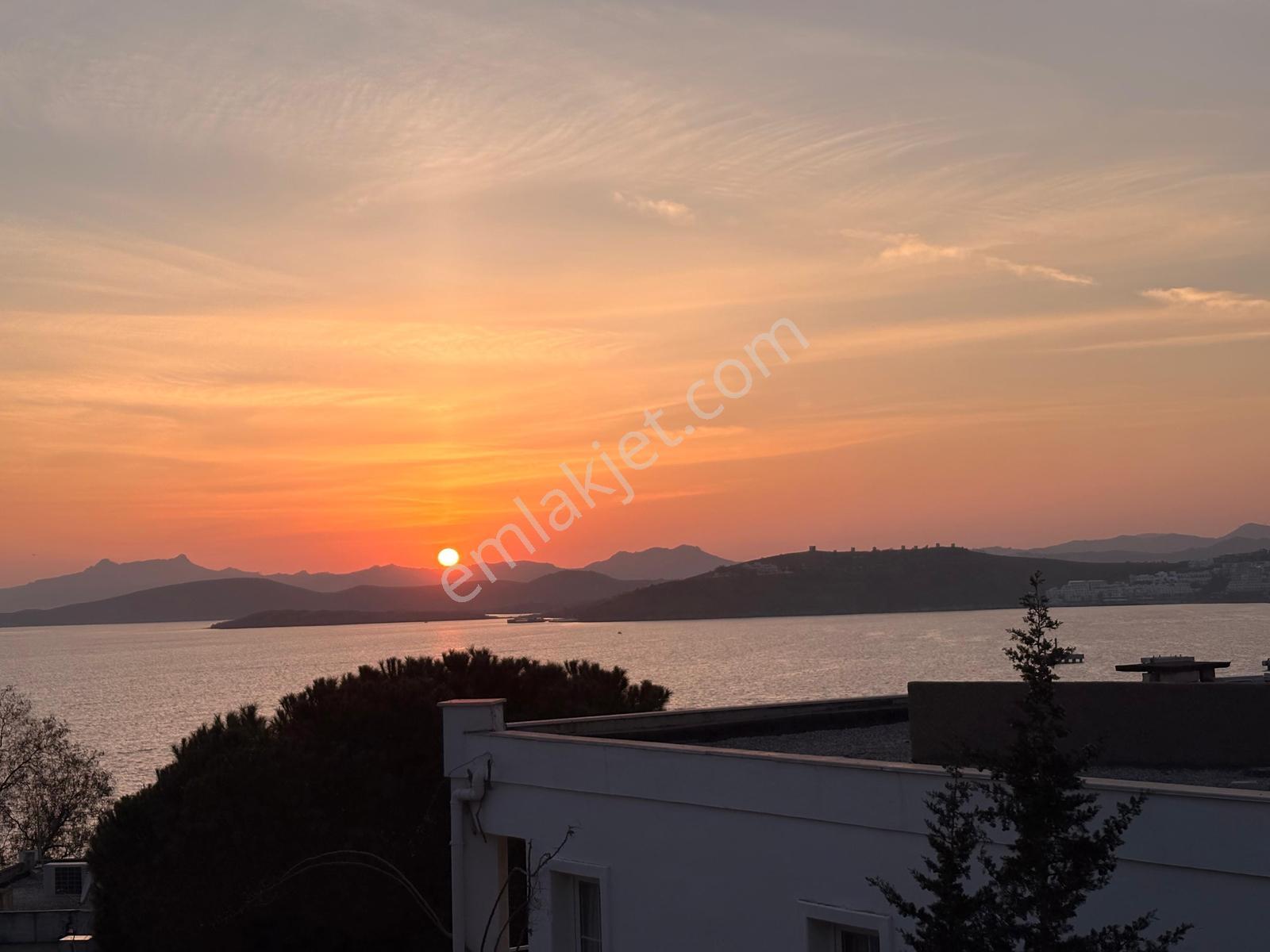 Bodrum Kumbahçede Denize 100 Metre Panoramik Manzaralı Daire - Görsel 21