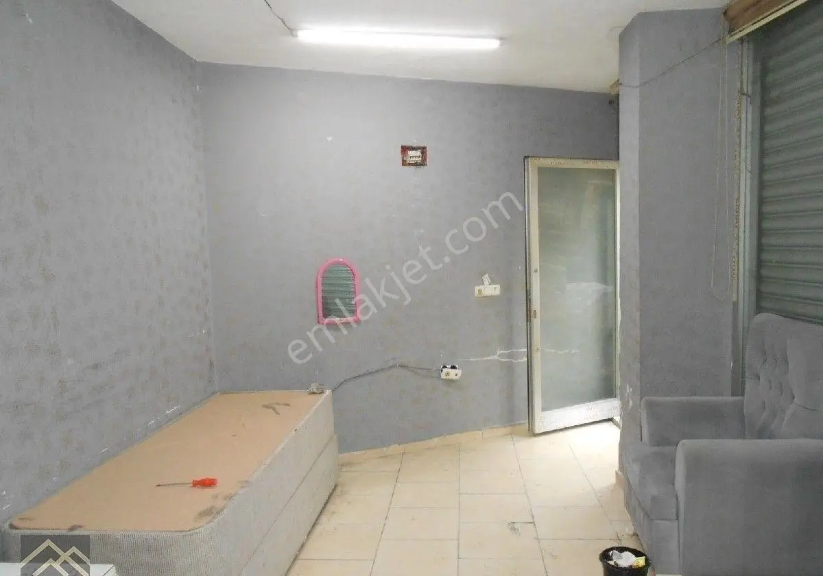Esenyurt Selahattin Eyyubi Mahallesi 1546 Sokak Kiralık Depolu Dükkan - Görsel 6