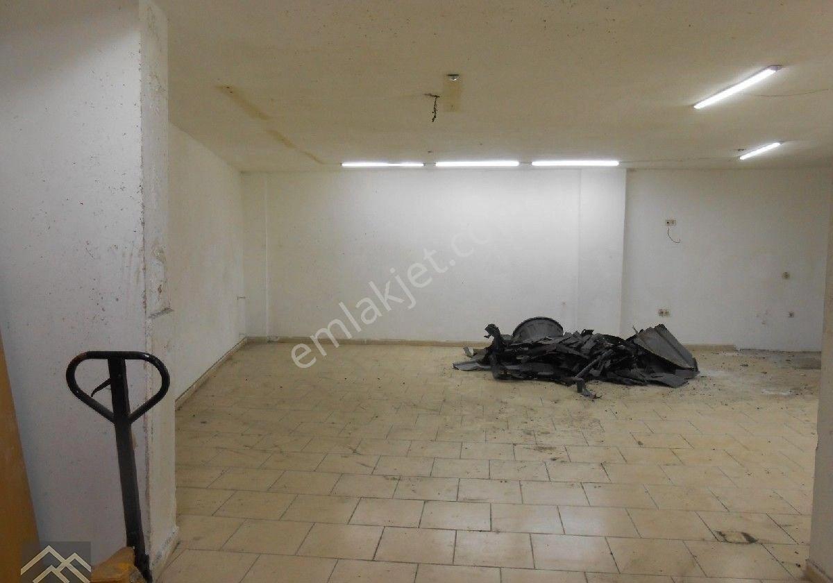 Esenyurt Selahattin Eyyubi Mahallesi 1546 Sokak Kiralık Depolu Dükkan - Görsel 8