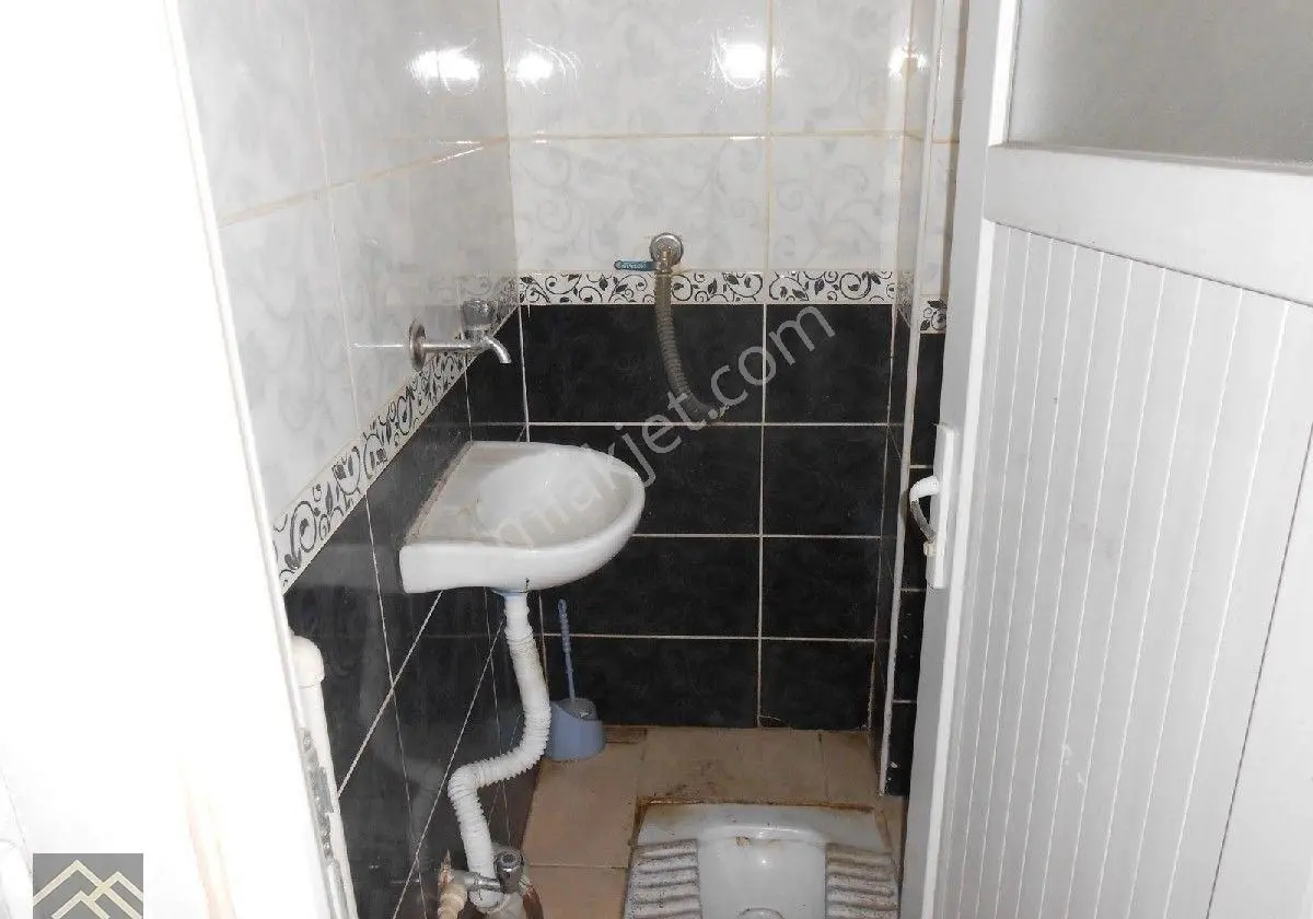 Esenyurt Selahattin Eyyubi Mahallesi 1546 Sokak Kiralık Depolu Dükkan - Görsel 4