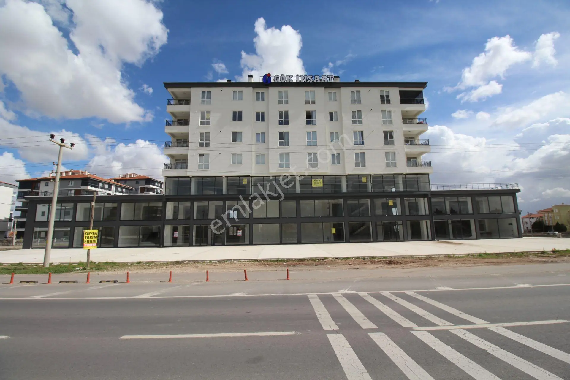 Aksaray Küçük Bölcekde Neşehir Yolunda Kiralık Dükkan