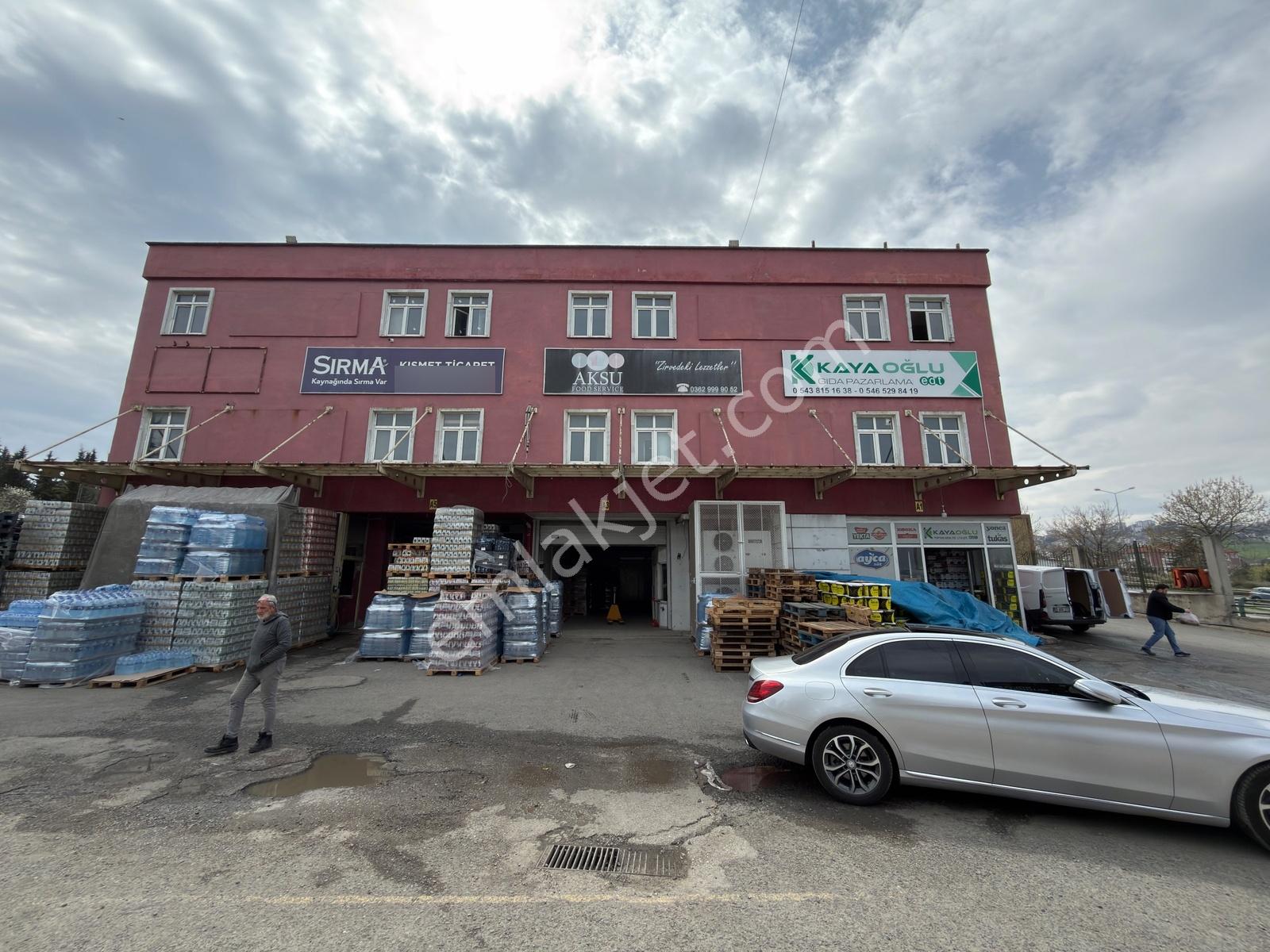 Gıda Borsası İçinde Büyük Tip 400m2 Kapalı Alan 3 Katlı Dükkan!