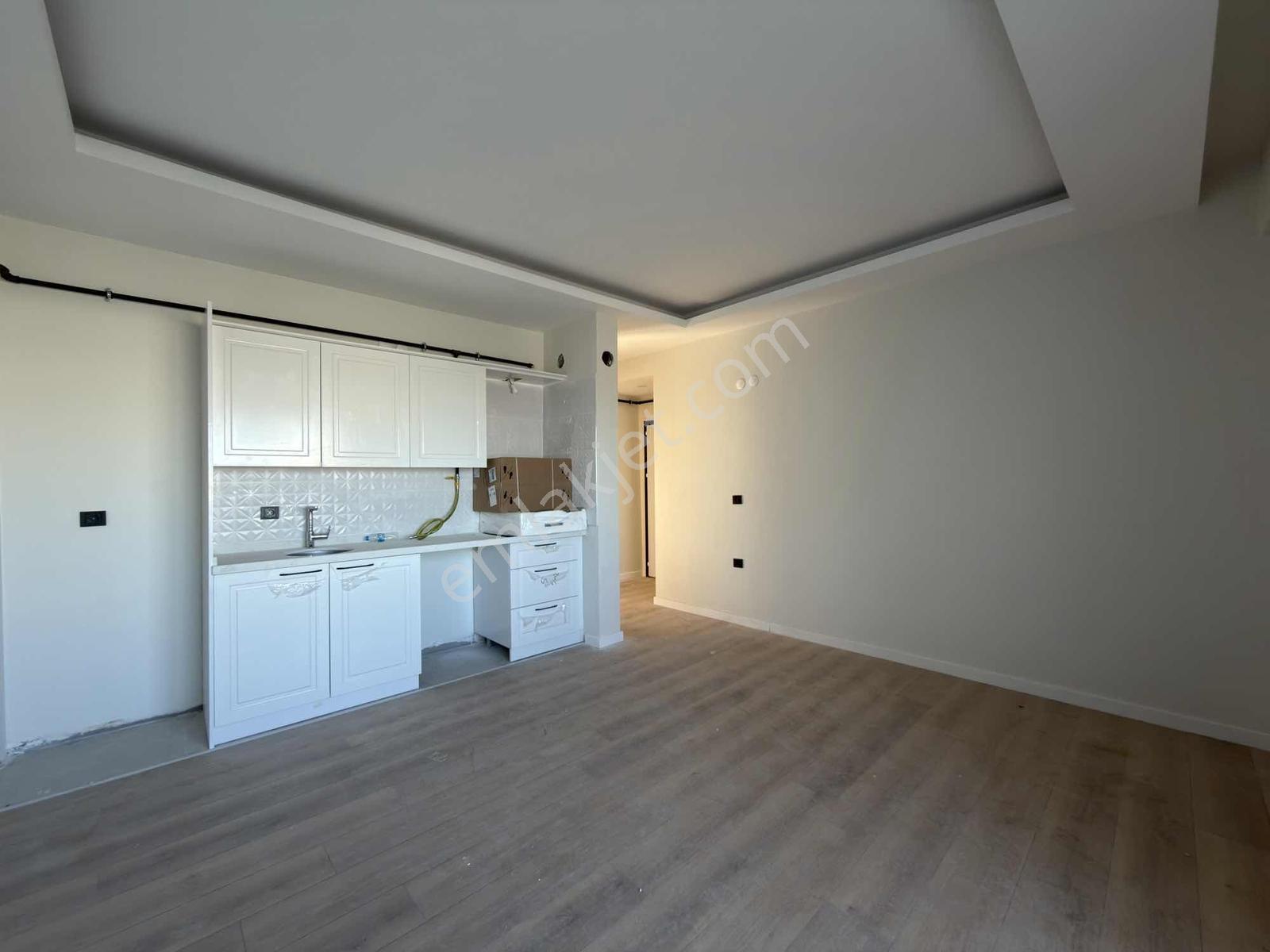 Geniş, Kullanışlı,manzaralı Ve Sıfır Kiralık 1+1 / Remax Gökhan - Görsel 23