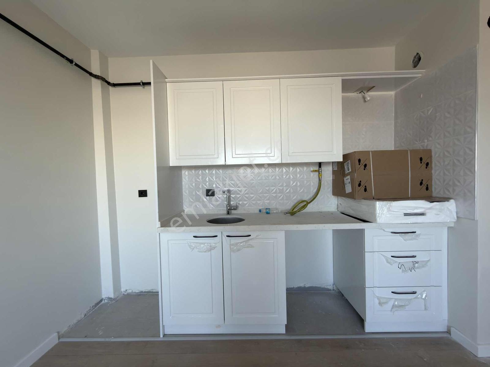 Geniş, Kullanışlı,manzaralı Ve Sıfır Kiralık 1+1 / Remax Gökhan - Görsel 5