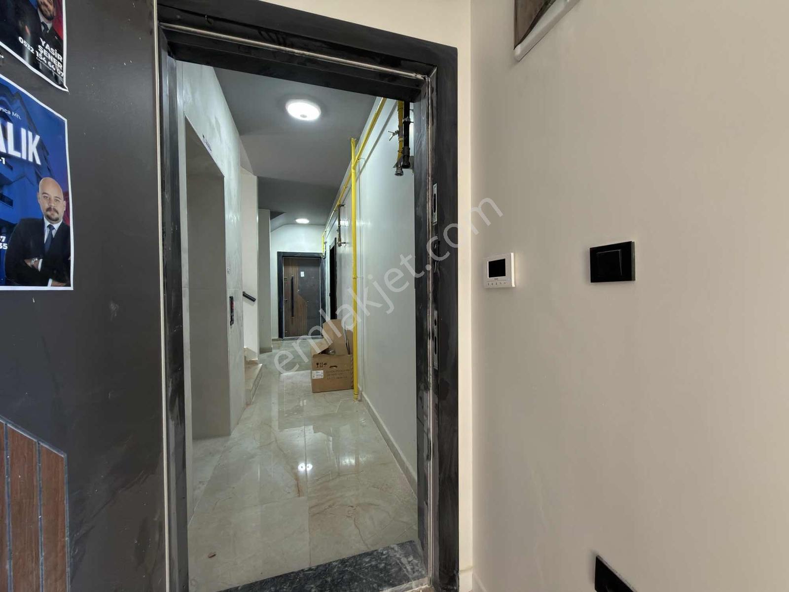 Geniş, Kullanışlı,manzaralı Ve Sıfır Kiralık 1+1 / Remax Gökhan - Görsel 20