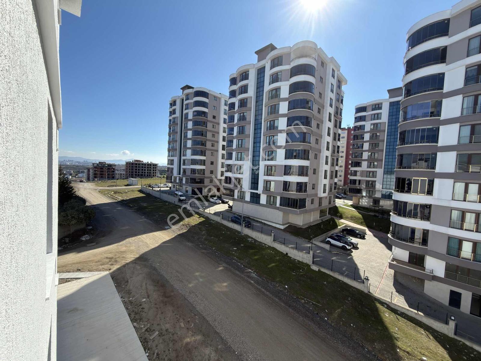 Geniş, Kullanışlı,manzaralı Ve Sıfır Kiralık 1+1 / Remax Gökhan - Görsel 8