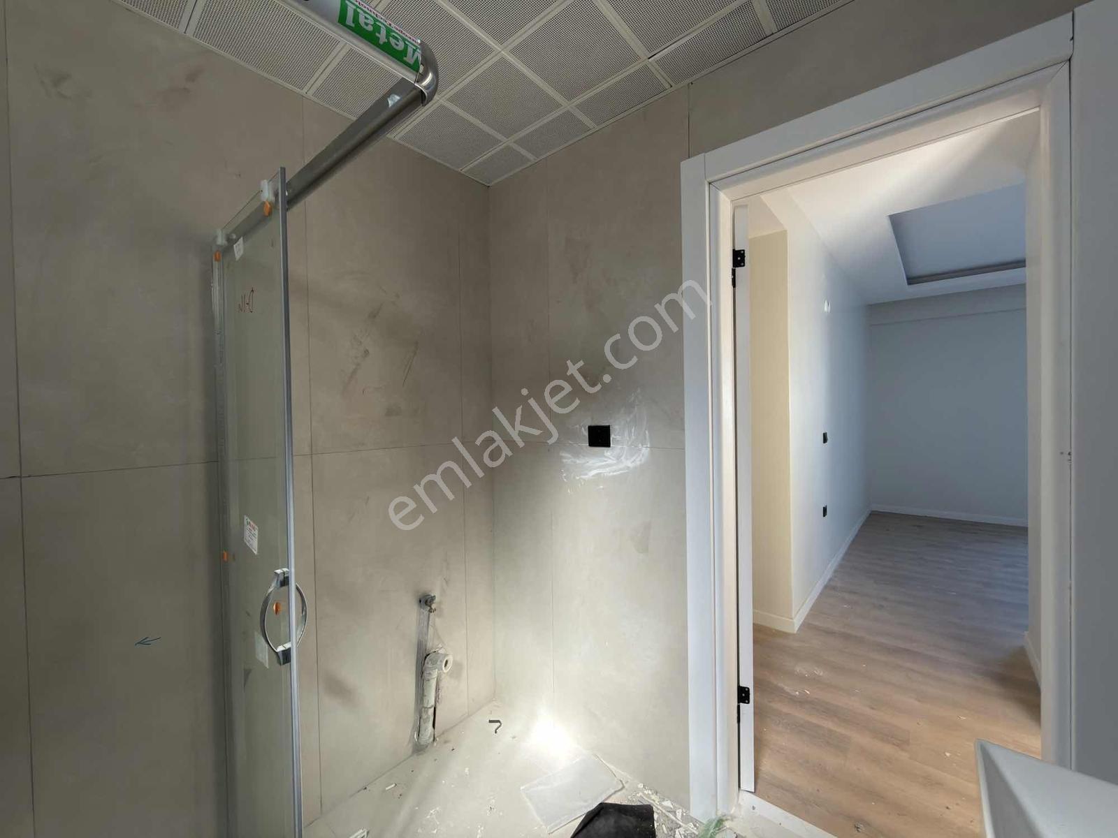 Geniş, Kullanışlı,manzaralı Ve Sıfır Kiralık 1+1 / Remax Gökhan - Görsel 17