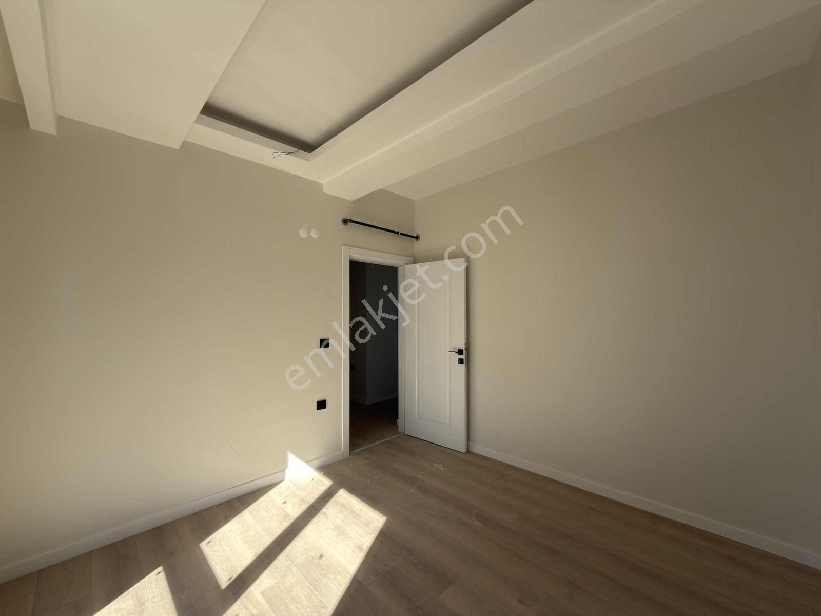 Geniş, Kullanışlı,manzaralı Ve Sıfır Kiralık 1+1 / Remax Gökhan - Görsel 9