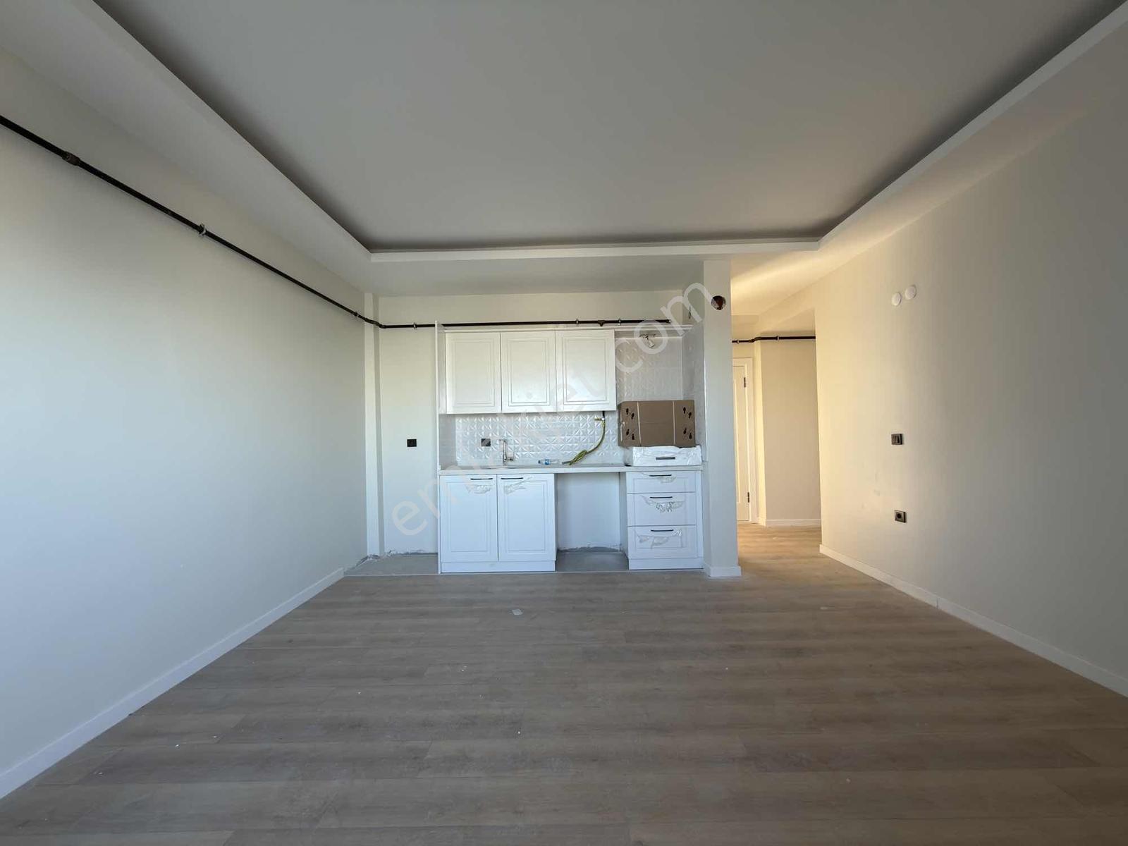 Geniş, Kullanışlı,manzaralı Ve Sıfır Kiralık 1+1 / Remax Gökhan - Görsel 33