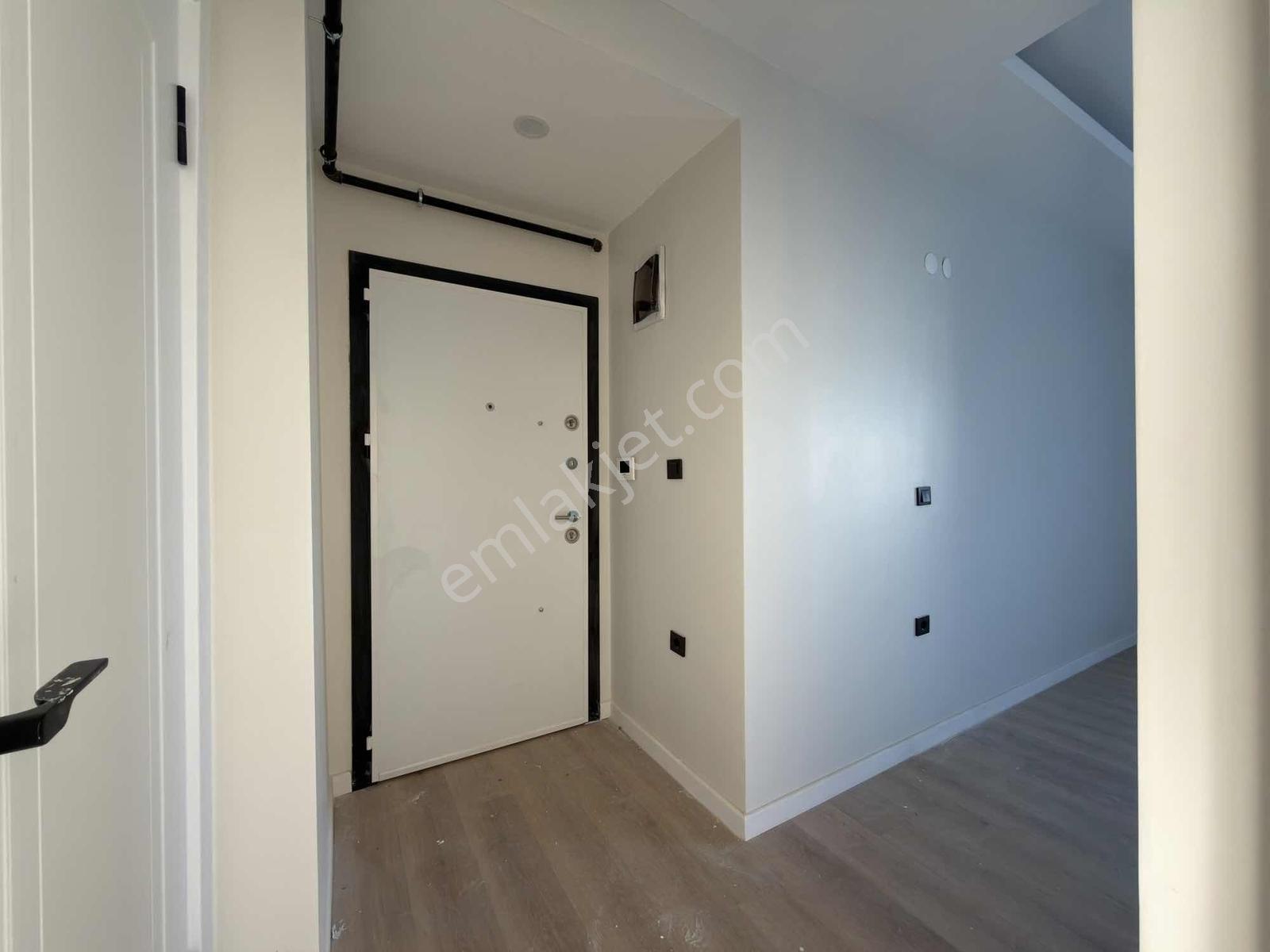 Geniş, Kullanışlı,manzaralı Ve Sıfır Kiralık 1+1 / Remax Gökhan - Görsel 19