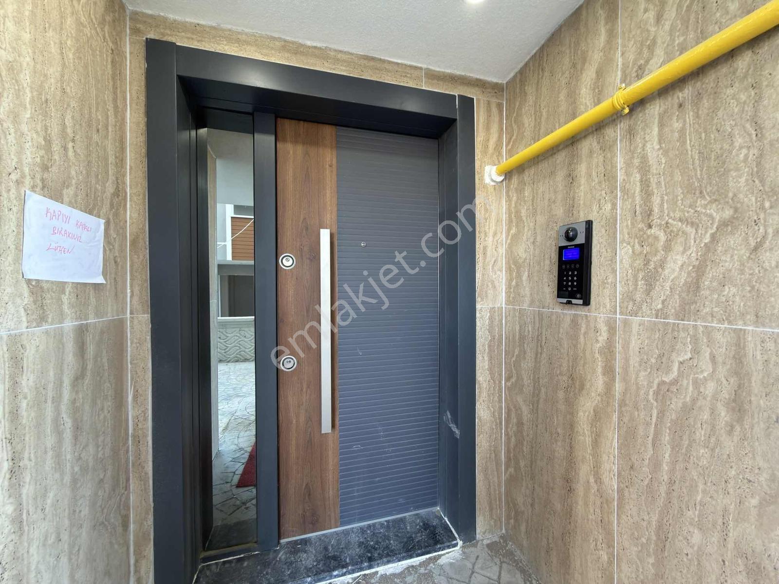 Geniş, Kullanışlı,manzaralı Ve Sıfır Kiralık 1+1 / Remax Gökhan - Görsel 26