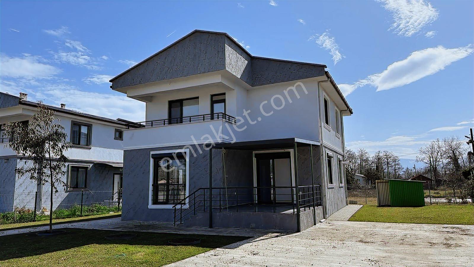 Engizde 620m2 Üzerine Kurulu Satılık Villa/remax Saraç 'dan - Görsel 3