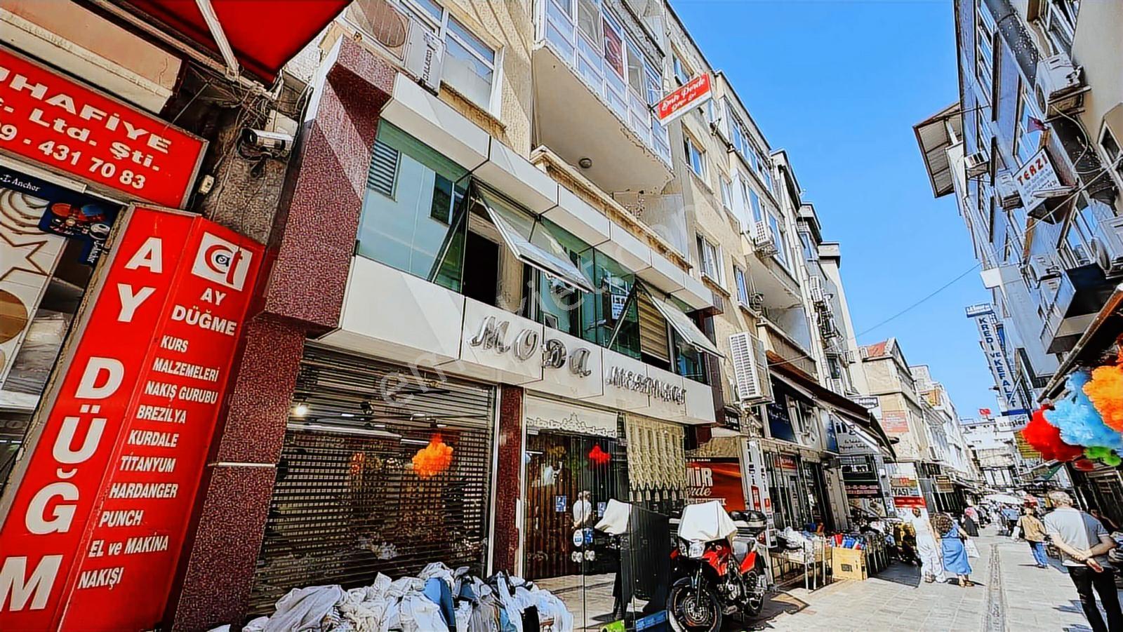 Remax Parla'dan Geniş Alana Sahip Ticari Satılık Dükkan !