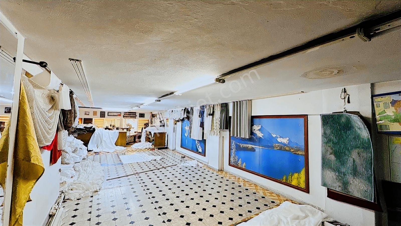 Remax Parla'dan Geniş Alana Sahip Ticari Satılık Dükkan ! - Görsel 15