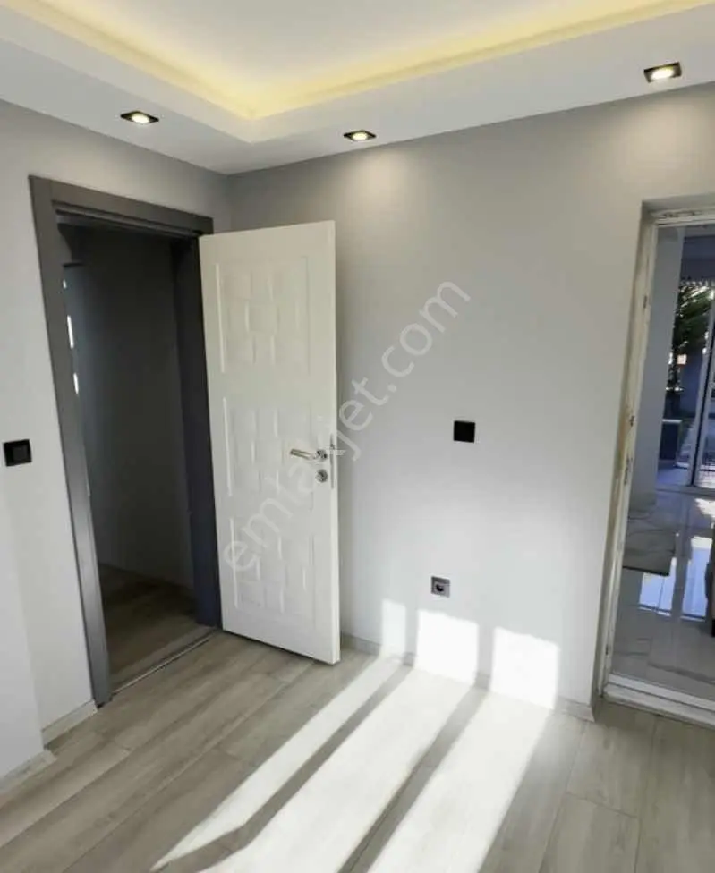 Remax Saraç'tan Engiz Sahile Yürüme Mesafeli Müstakil Villa ! - Görsel 4
