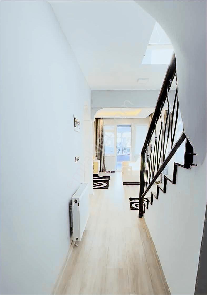 Remax Saraç'tan Engiz Sahile Yürüme Mesafeli Müstakil Villa ! - Görsel 10
