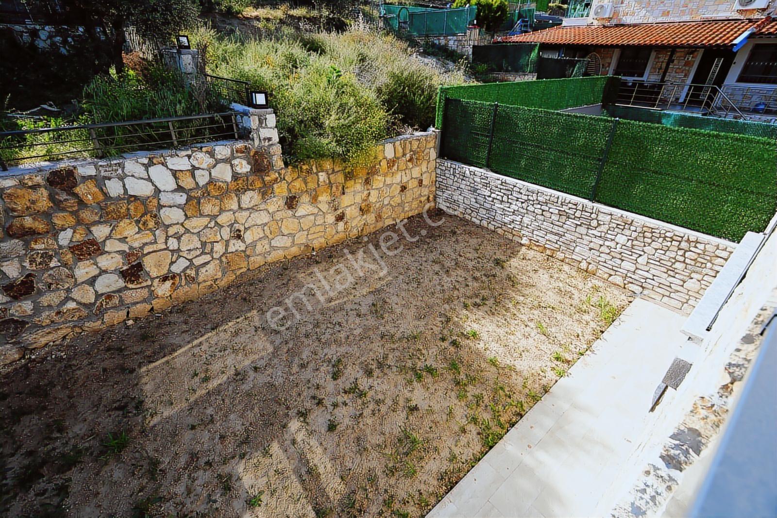 Yeni Foça Burnucunda Deniz Manzaralı, Tripleks Villa! - Görsel 9