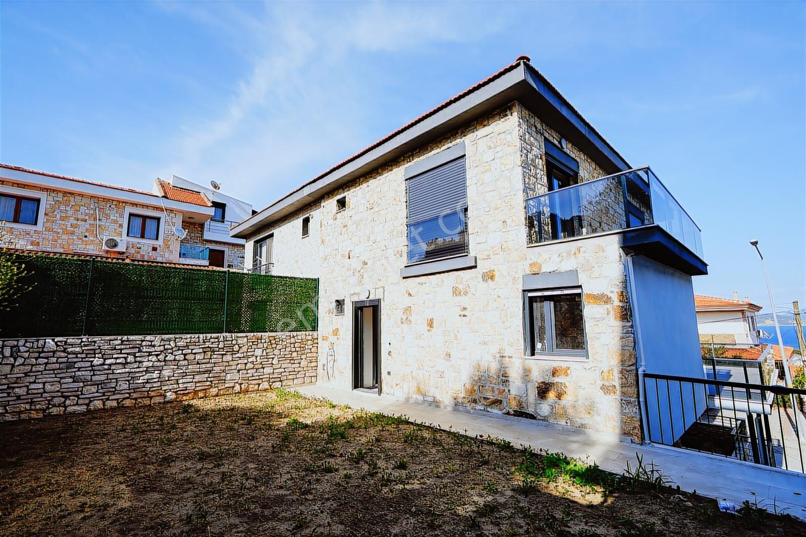 Yeni Foça Burnucunda Deniz Manzaralı, Tripleks Villa! - Görsel 32