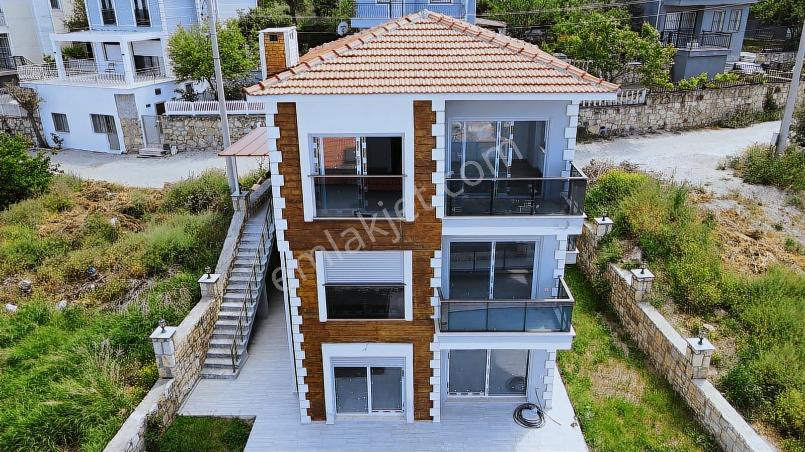 Donatkent'te Özel Havuzlu Deniz Manzaralı Tripleks Villa - Görsel 3