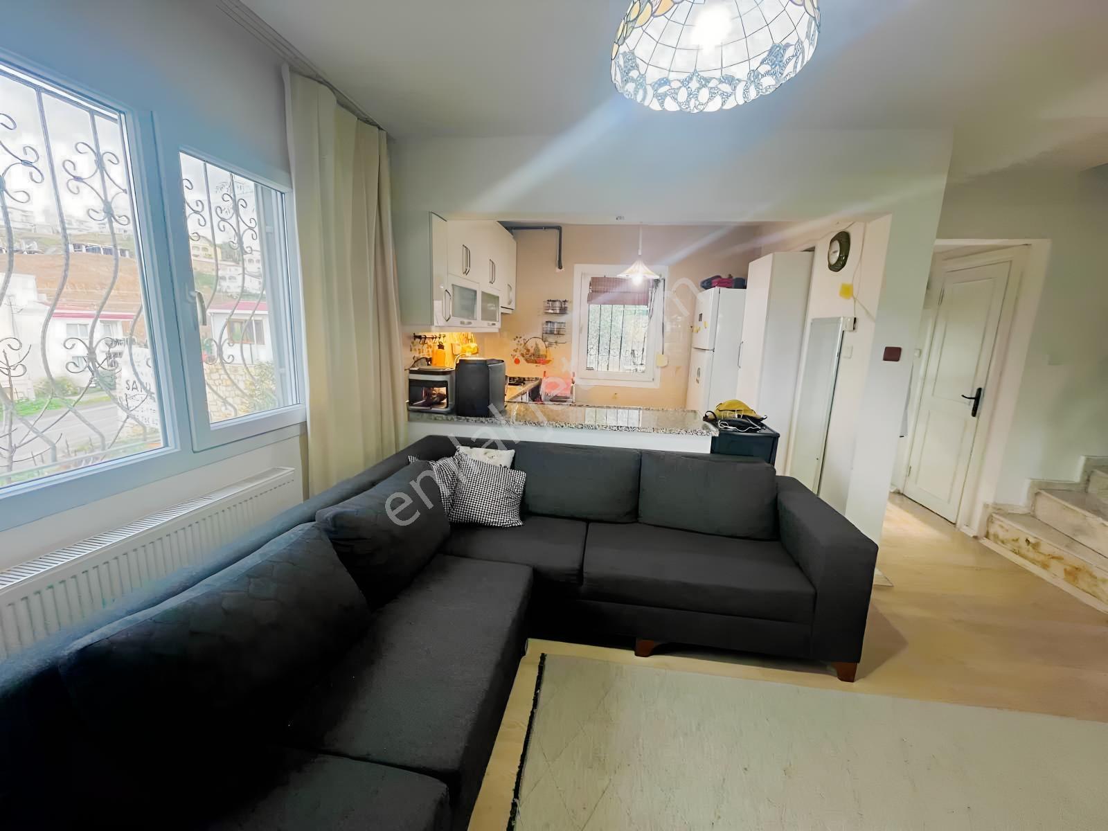 Fırsat! Dubleks Ev + 288.5m² Arsa, Deniz Manzaralı & Verandalı - Görsel 13
