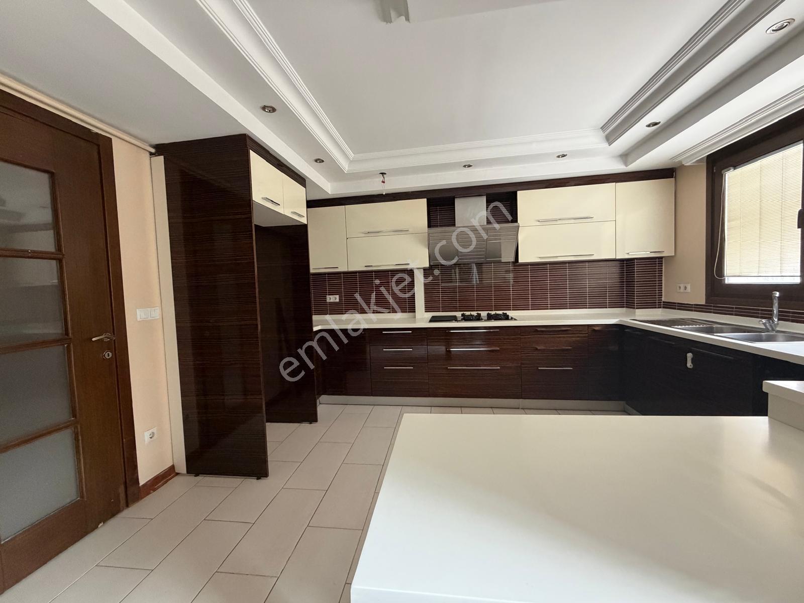 Bahçelievler Yayla'da Genç Binada 360m2 7+2 Lüks Dubleks - Görsel 9