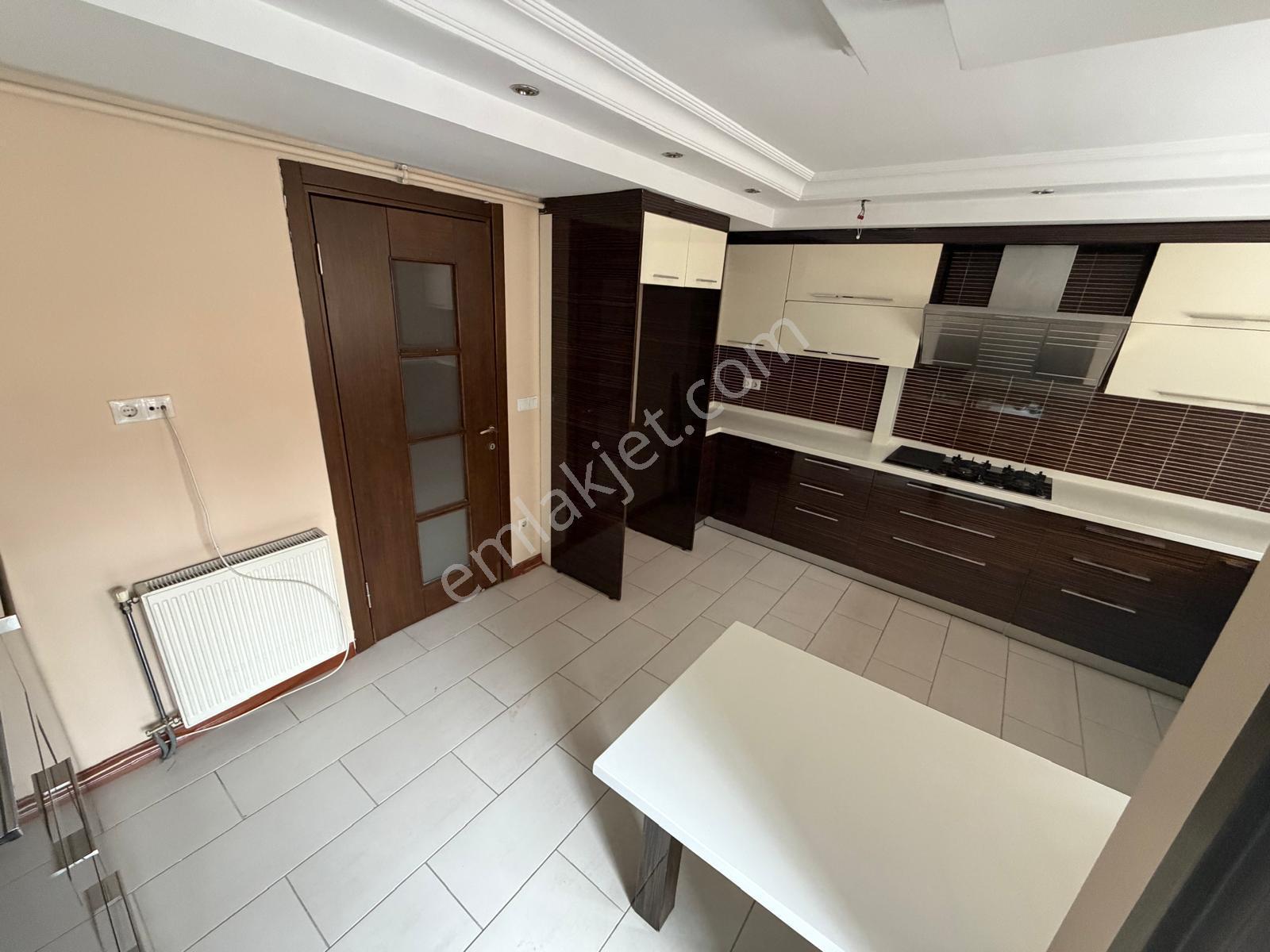 Bahçelievler Yayla'da Genç Binada 360m2 7+2 Lüks Dubleks - Görsel 10