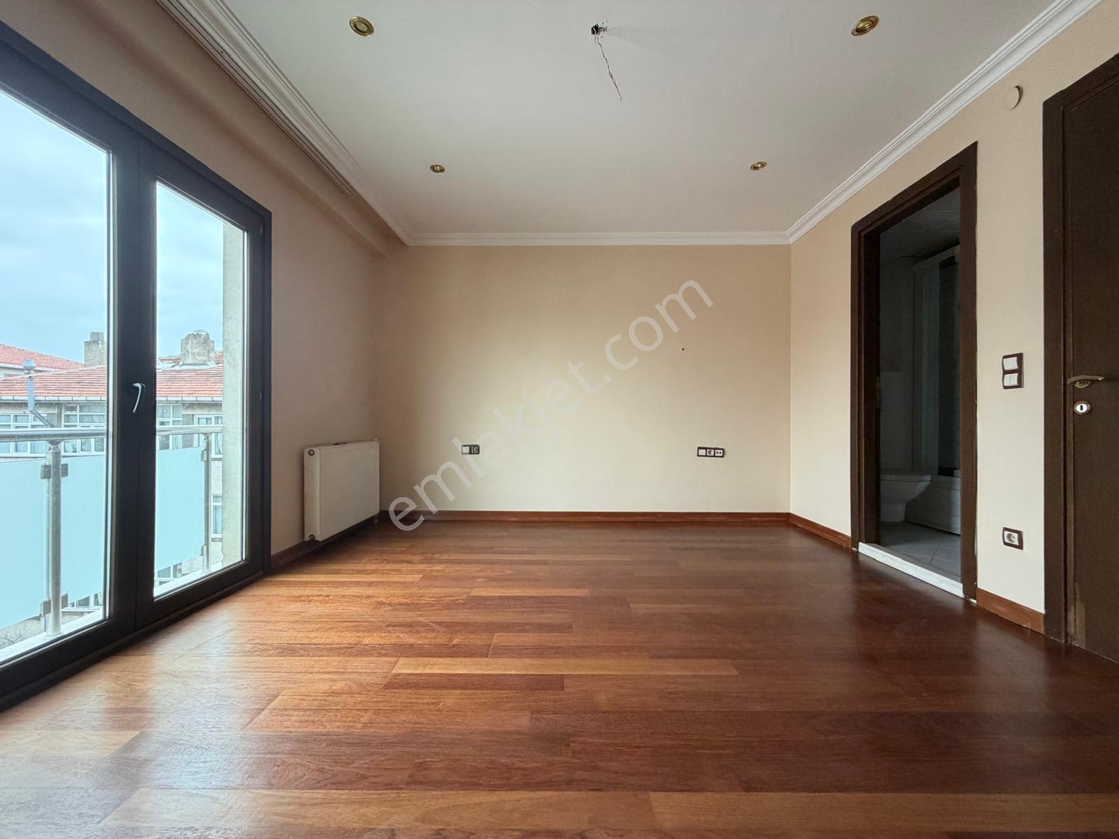 Bahçelievler Yayla'da Genç Binada 360m2 7+2 Lüks Dubleks - Görsel 19