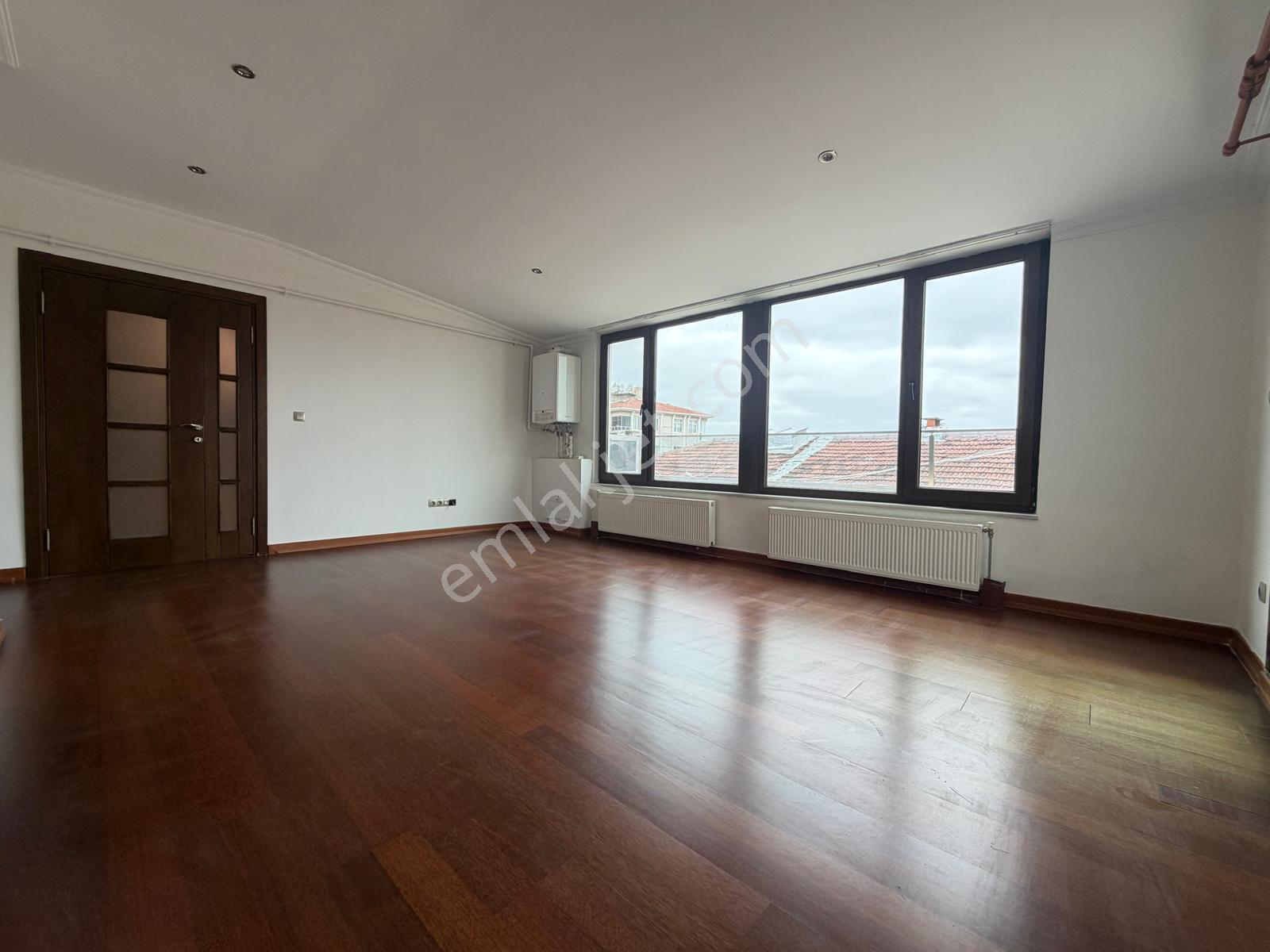 Bahçelievler Yayla'da Genç Binada 360m2 7+2 Lüks Dubleks - Görsel 23