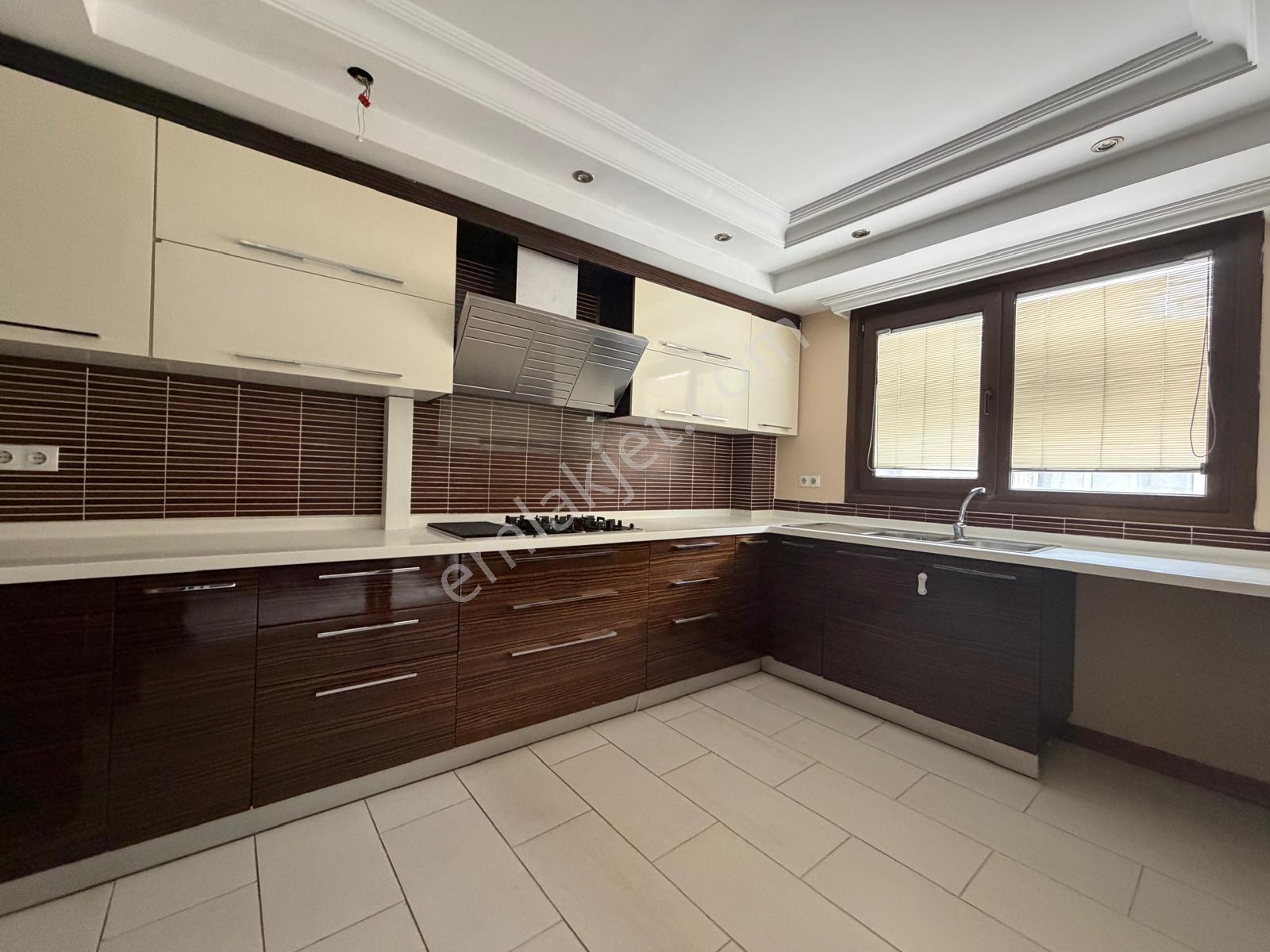 Bahçelievler Yayla'da Genç Binada 360m2 7+2 Lüks Dubleks - Görsel 11