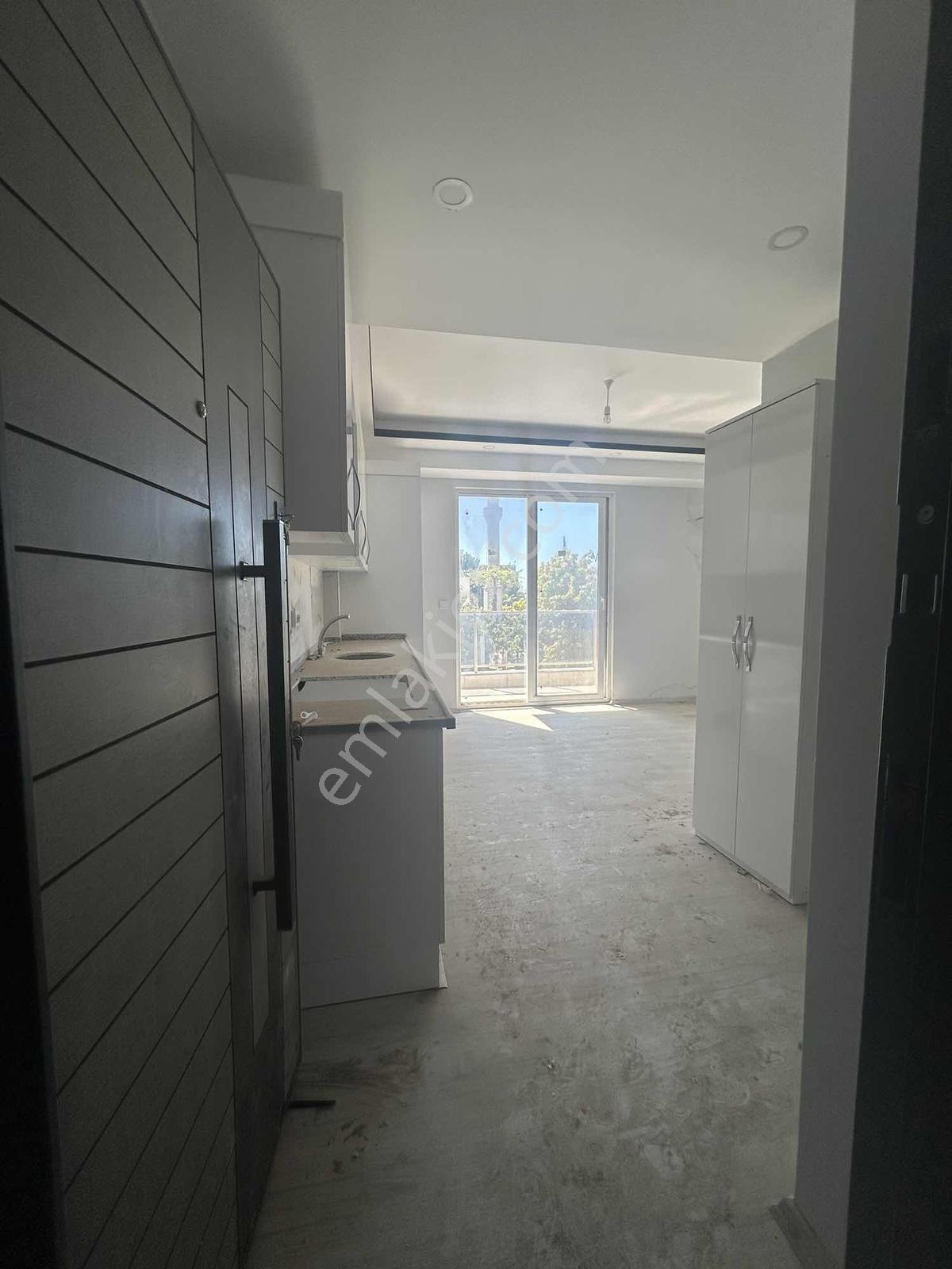 Ertuğrul'dan Denize 300 Metre İskanlı Satılık 1+1 Daire